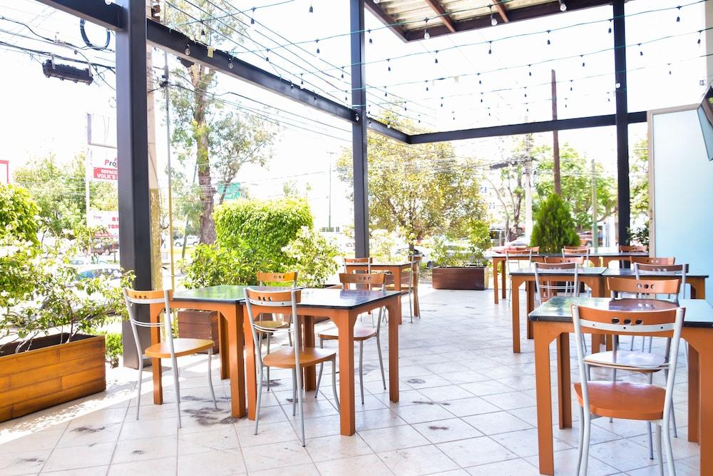 Hg Hotel Zapopan Eksteriør billede