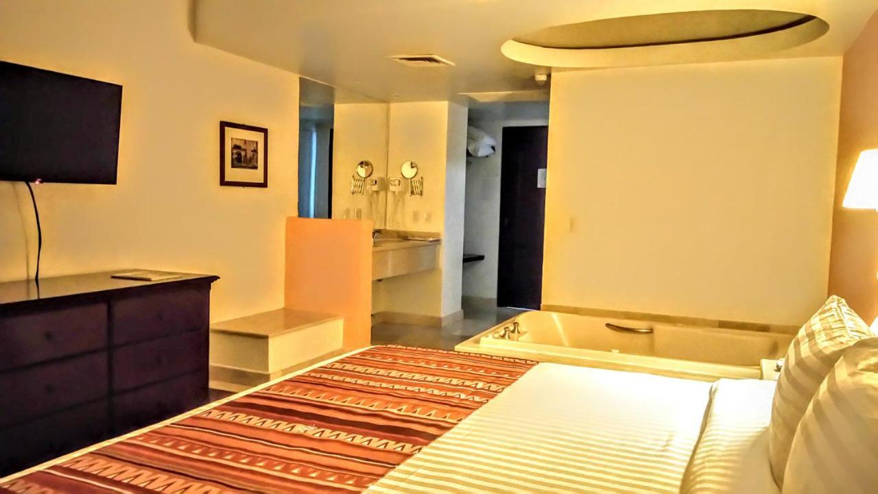 Hg Hotel Zapopan Eksteriør billede
